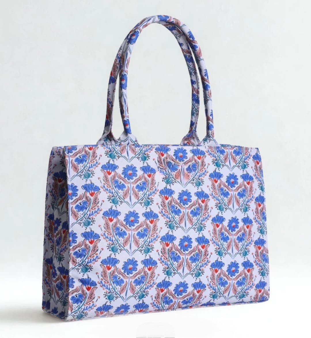 Women’s printed cotton handbag with structured shape and durable stitching