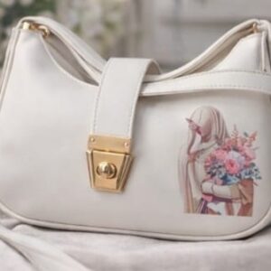 Stylish white shoulder purse for everyday use
